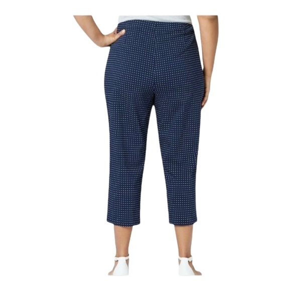 NEW Charter Club Navy Plus Size Capris Pants Chelsea Tummy Control Stretch 28W - Picture 2 of 10